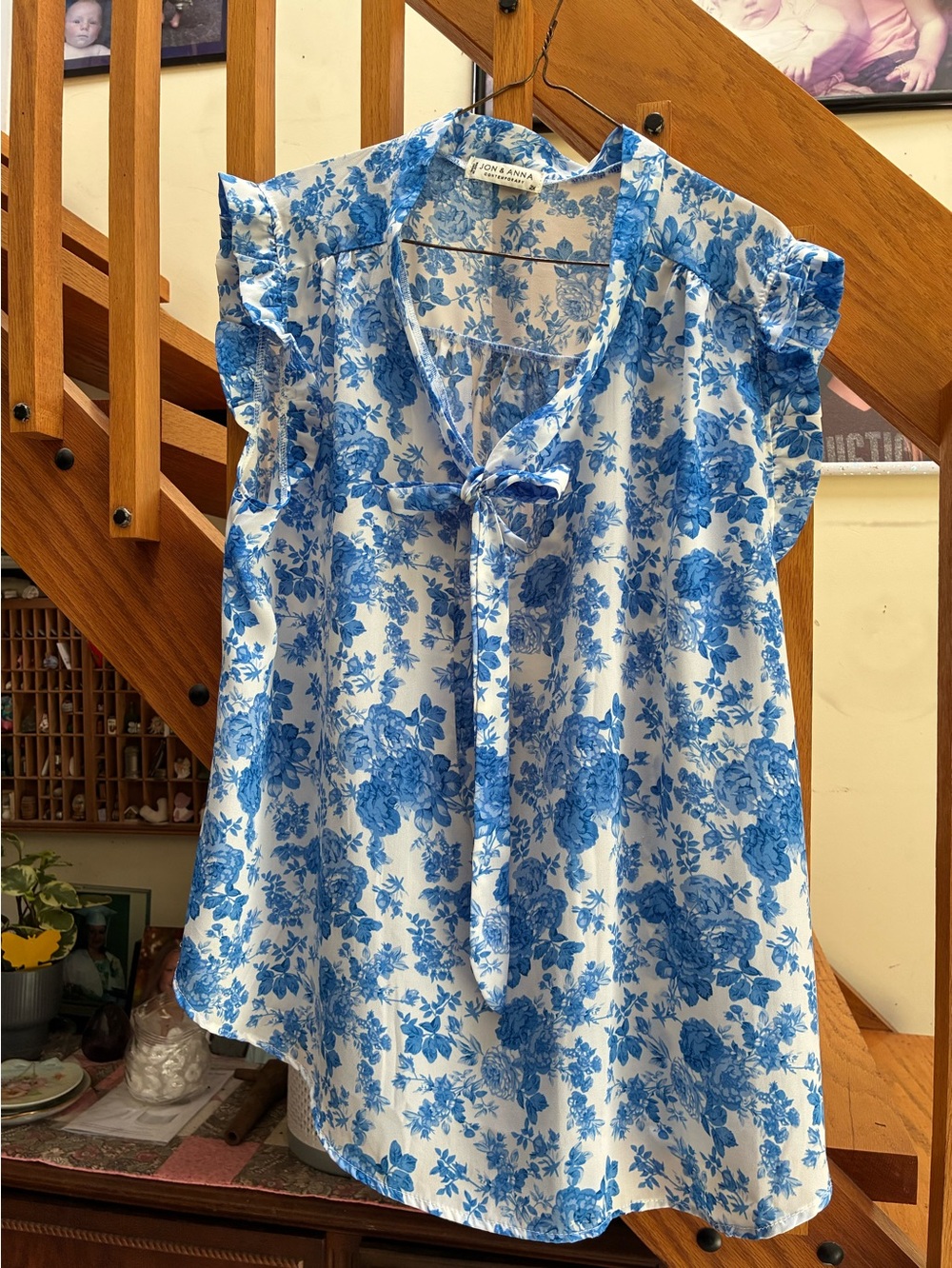 Jon and Anna Blue Floral Tie-Neck Women's Blouse 2X Like New